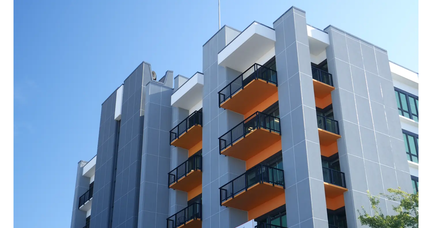 Constructed in 1965, the façade of this structure needed a fast and comprehensive renovation to repair substantial weathering and water damage.